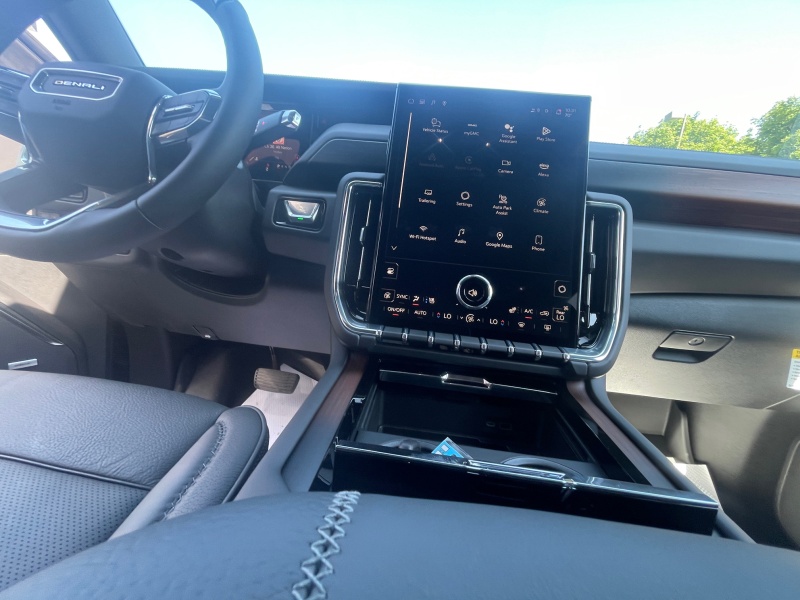 2025 GMC Yukon XL