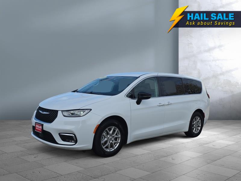 Used 2024 Chrysler Pacifica Touring L Vans