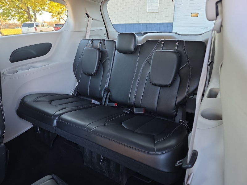 2024 Chrysler Pacifica