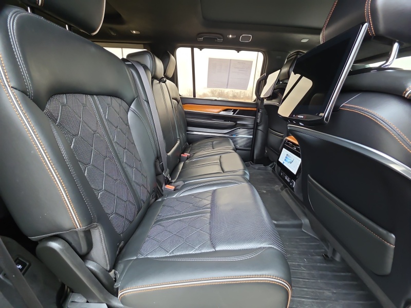 2022 Jeep Grand Wagoneer