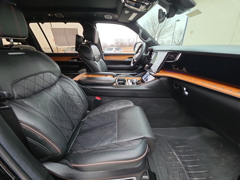 2022 Jeep Grand Wagoneer