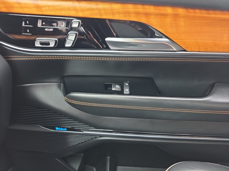 2022 Jeep Grand Wagoneer