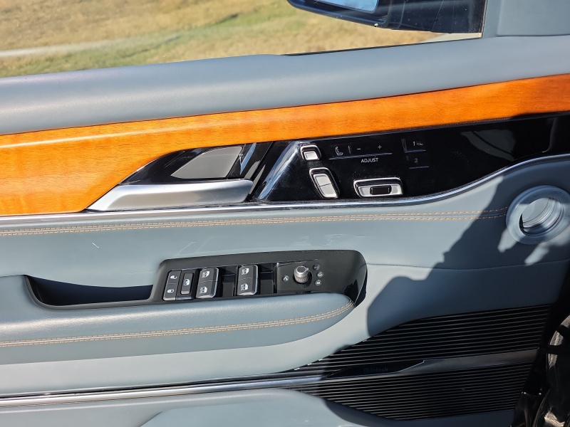 2022 Jeep Grand Wagoneer