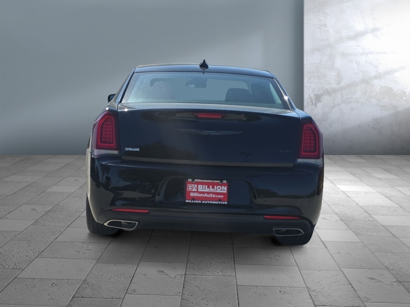 2023 Chrysler 300