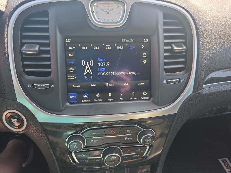 2023 Chrysler 300