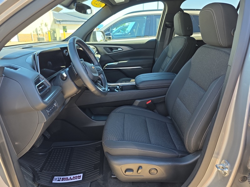 Used 2025 Chevrolet Traverse  LT Crossovers
