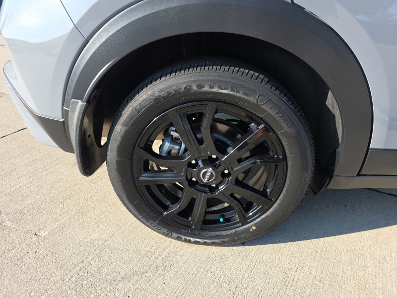 2024 Nissan Kicks