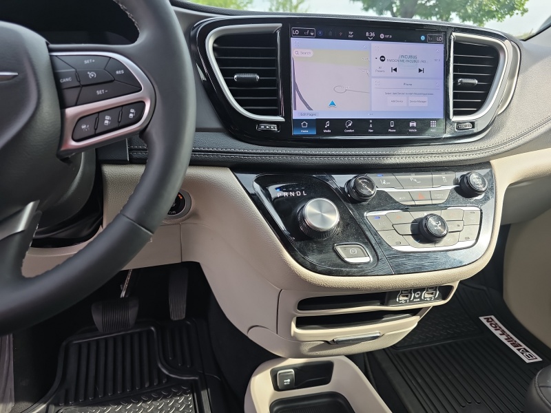 2024 Chrysler Pacifica