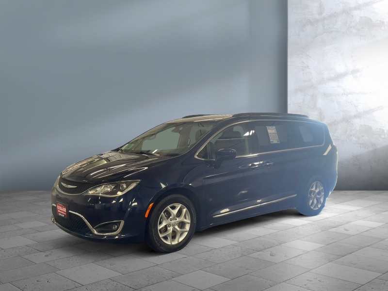 Used 2017 Chrysler Pacifica Touring-L Vans