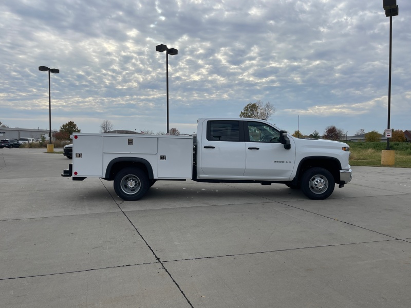 2024 Chevrolet Silverado 3500HD CC