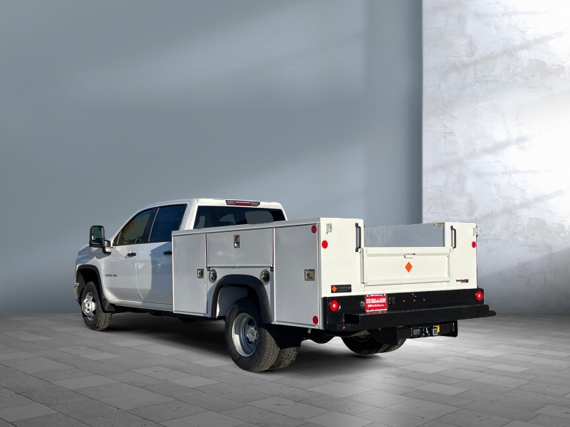 2024 Chevrolet Silverado 3500HD CC