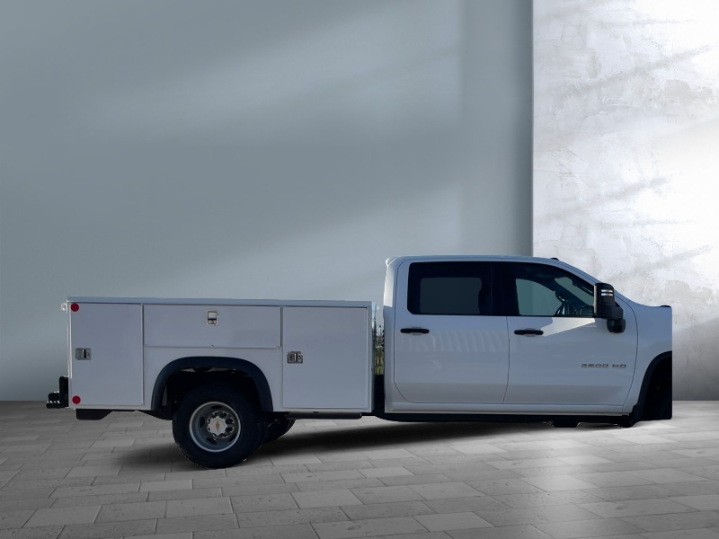 2024 Chevrolet Silverado 3500HD CC