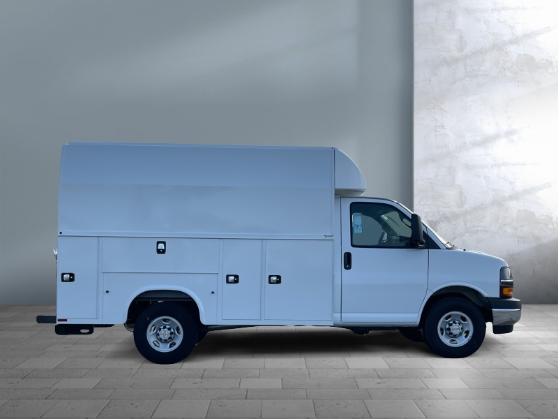 2024 Chevrolet Express Commercial Cutaway