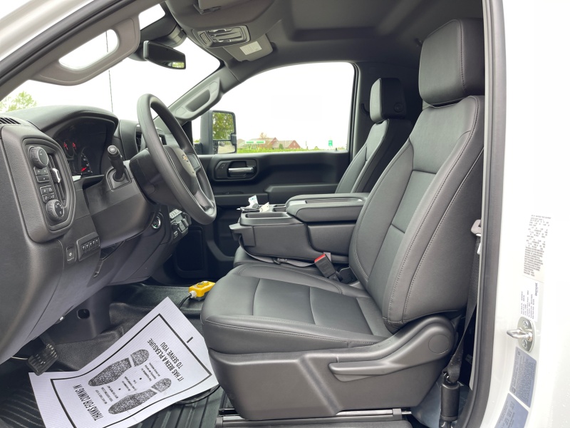 2025 Chevrolet Silverado 3500HD CC