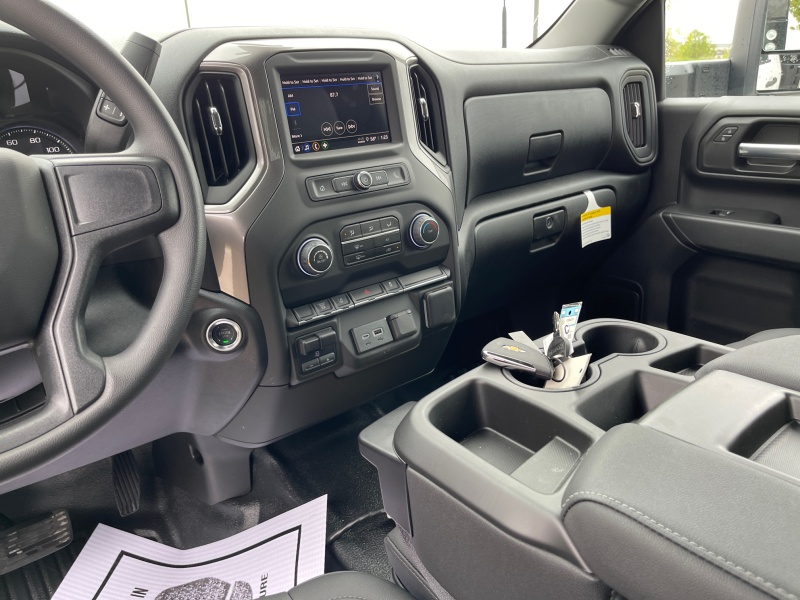 2025 Chevrolet Silverado 3500HD CC