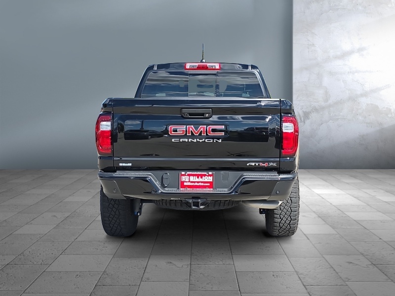 2024 GMC Canyon