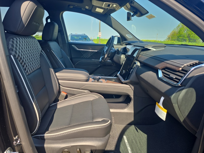 2025 GMC Acadia