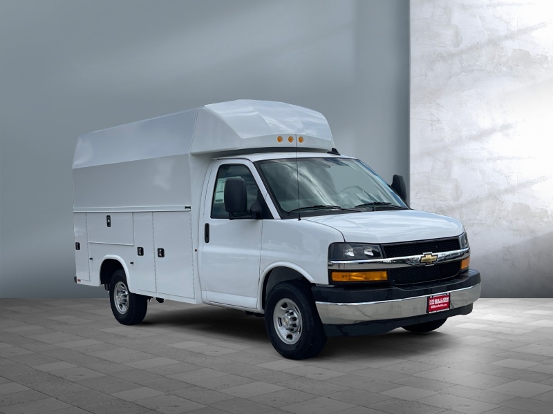 2025 Chevrolet Express Commercial Cutaway