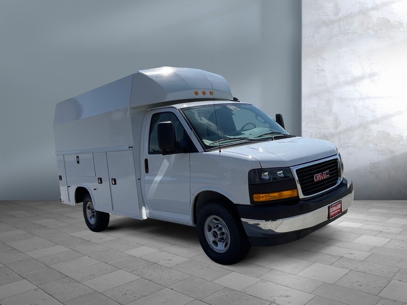 2025 GMC Savana Commercial Cutaway