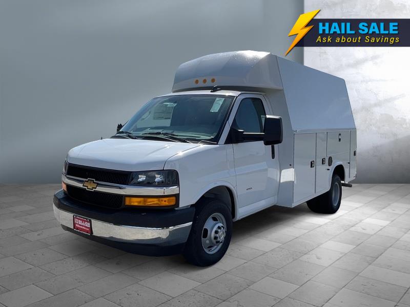 New 2025 Chevrolet Express Commercial Cutaway 3500 Van 139 Vans
