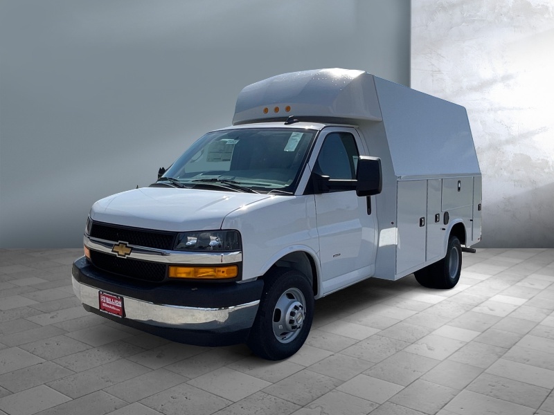 New 2025 Chevrolet Express Commercial Cutaway 3500 Van 139 Vans