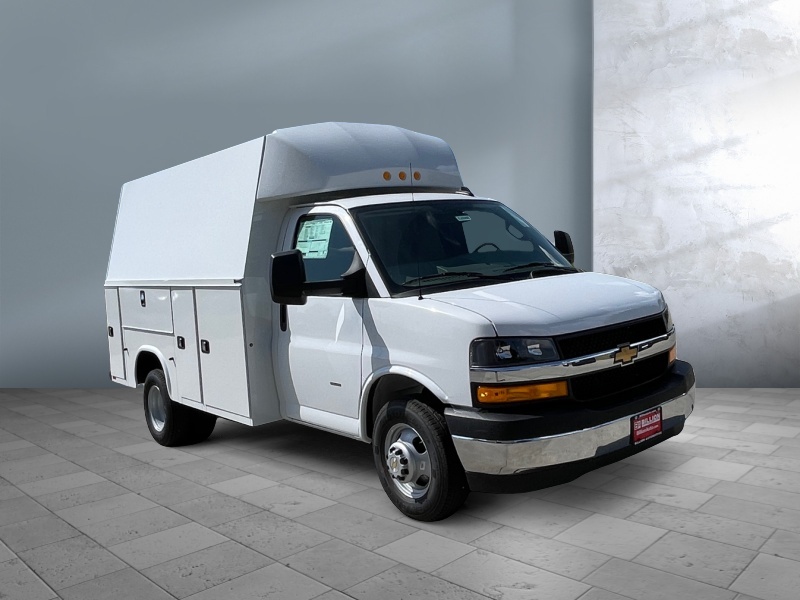 2025 Chevrolet Express Commercial Cutaway