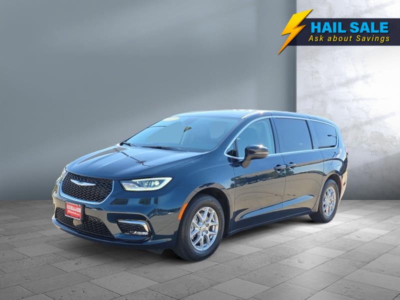 Used 2023 Chrysler Pacifica Touring L Vans