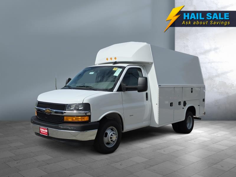 New 2025 Chevrolet Express Commercial Cutaway 3500 Van 139 Vans
