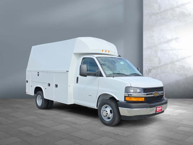 2025 Chevrolet Express Commercial Cutaway