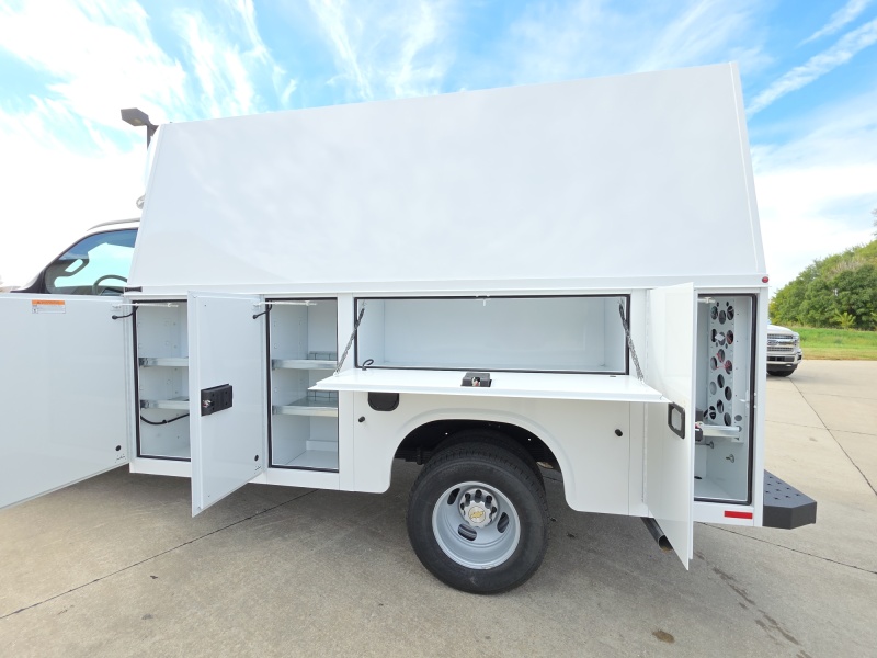 2025 Chevrolet Express Commercial Cutaway