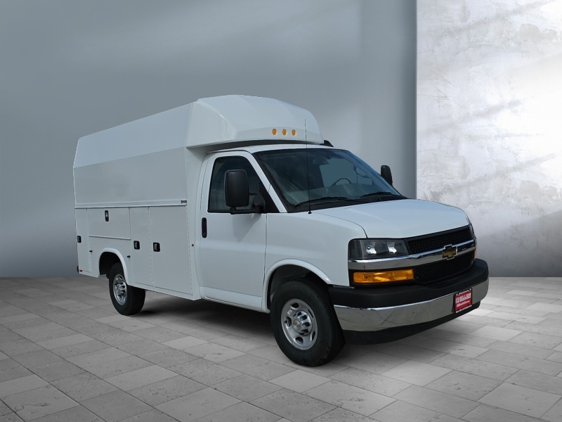 2025 Chevrolet Express Commercial Cutaway