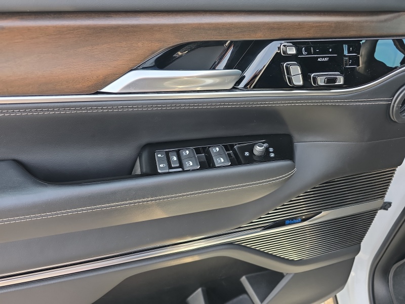 2022 Jeep Grand Wagoneer