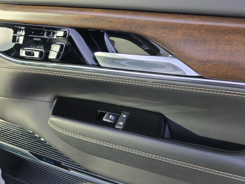 2022 Jeep Grand Wagoneer