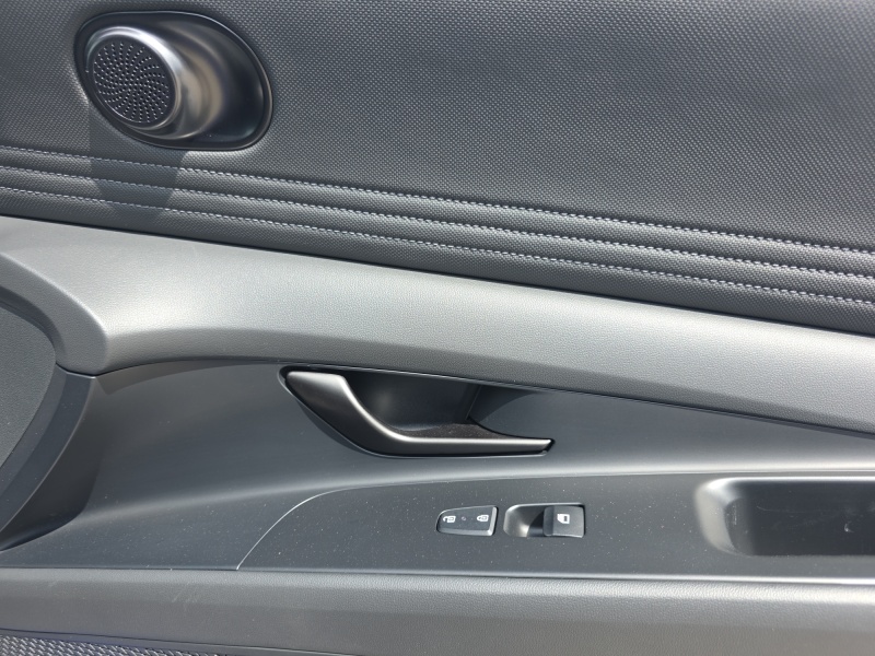 2025 Hyundai Elantra Hybrid