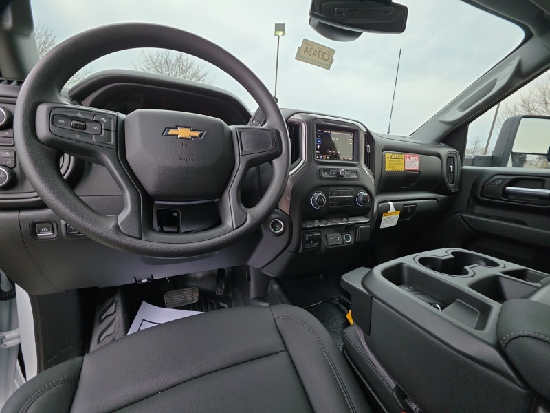 2025 Chevrolet Silverado 3500HD CC