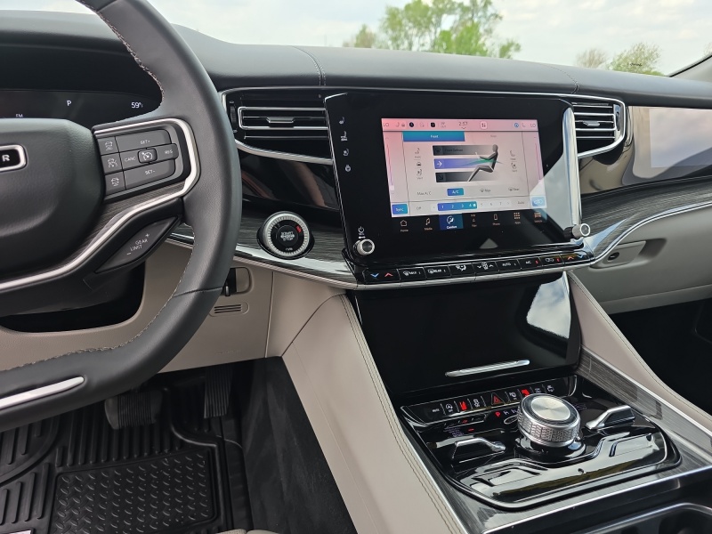 2022 Jeep Wagoneer