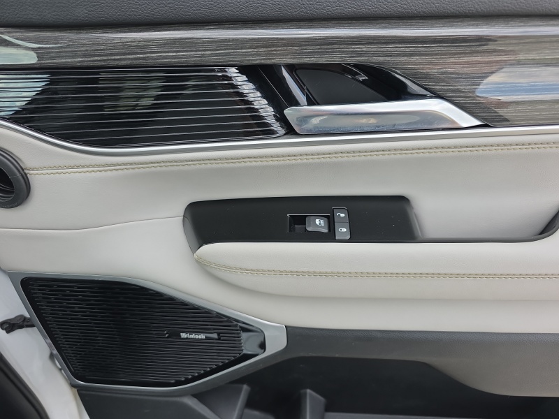 2022 Jeep Wagoneer