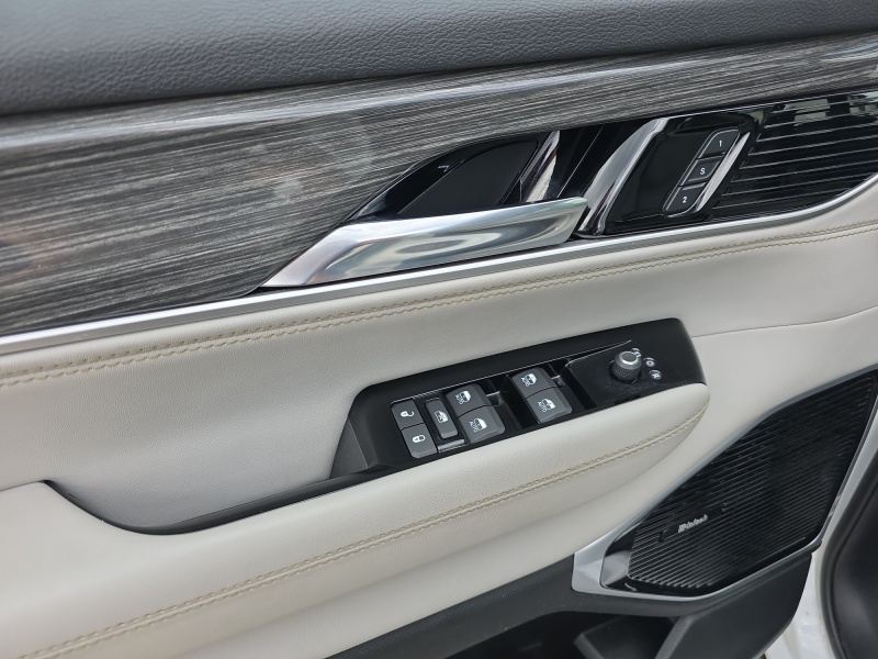2022 Jeep Wagoneer