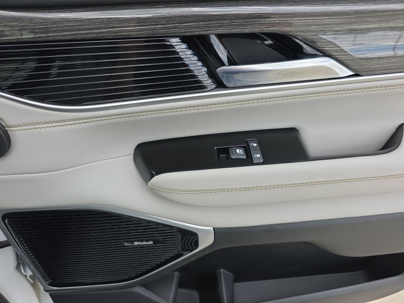 2022 Jeep Wagoneer