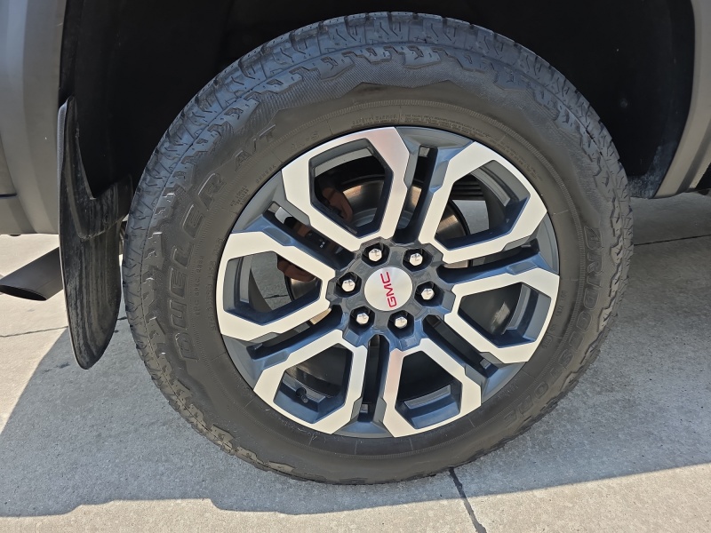 2024 GMC Canyon