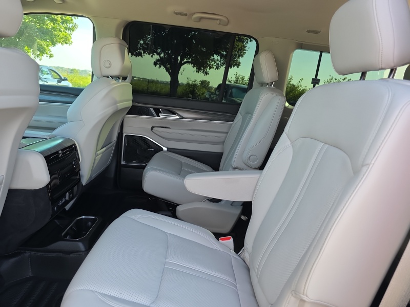 2024 Jeep Wagoneer