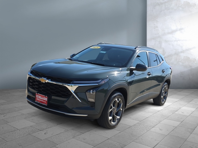 Used 2025 Chevrolet Trax LT Crossovers