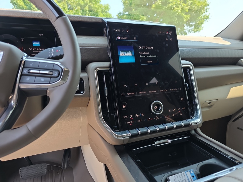 2025 GMC Yukon XL