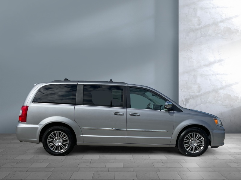 2014 Chrysler Town and Country