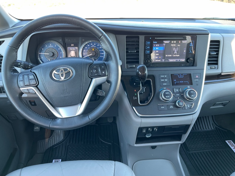 2016 Toyota Sienna
