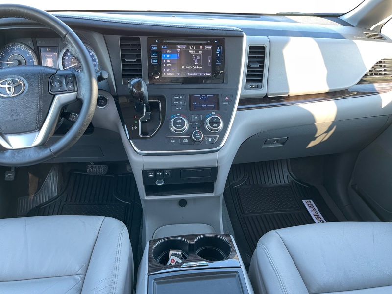 2016 Toyota Sienna