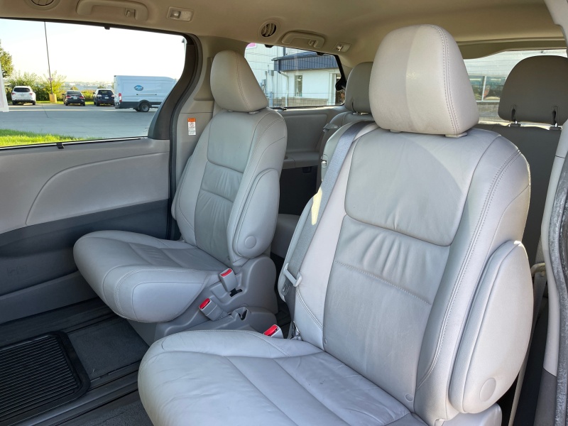 2016 Toyota Sienna