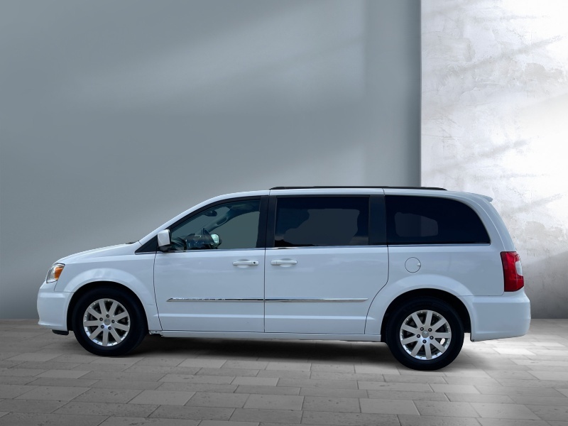 2016 Chrysler Town and Country