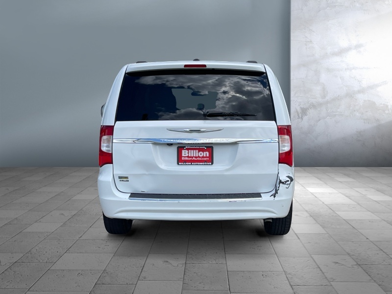 2016 Chrysler Town and Country