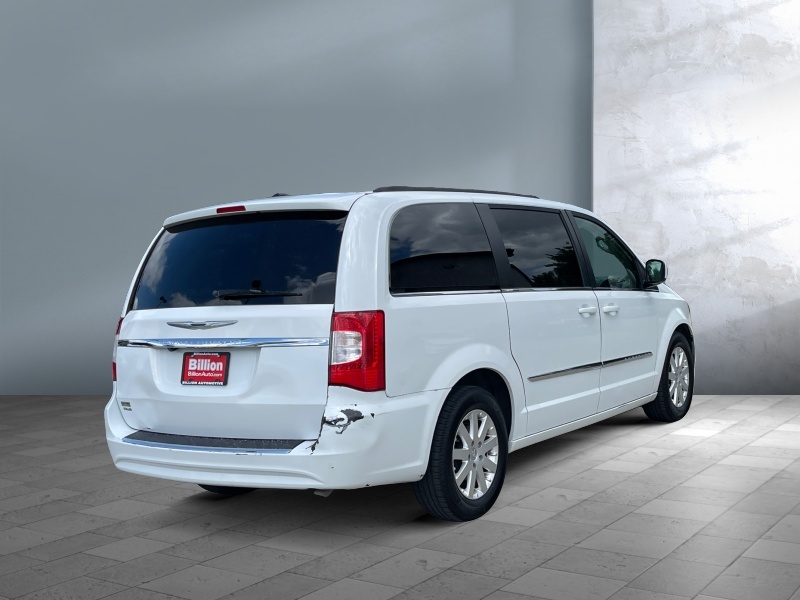 2016 Chrysler Town and Country